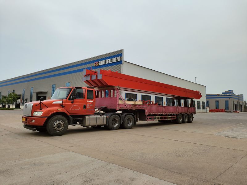 電動(dòng)葫蘆橋式起重機(jī) 3臺(tái) LH5t-17m 制作完成，發(fā)往河南漯河交付客戶使用。